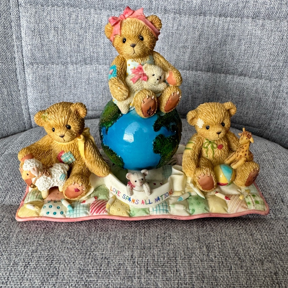 4 pieces included. Cherished Teddies Globe Figurine - Brown, Blue, Green